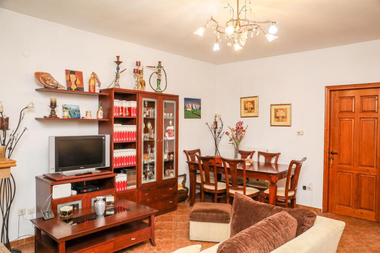 דירות העיירה סקיאתוס Antonia House מראה חיצוני תמונה