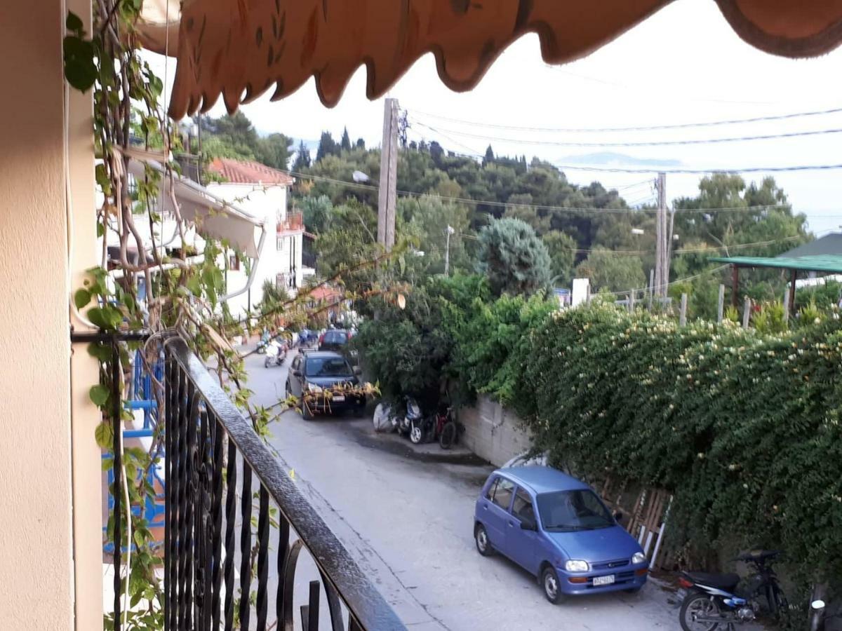 דירות העיירה סקיאתוס Antonia House מראה חיצוני תמונה